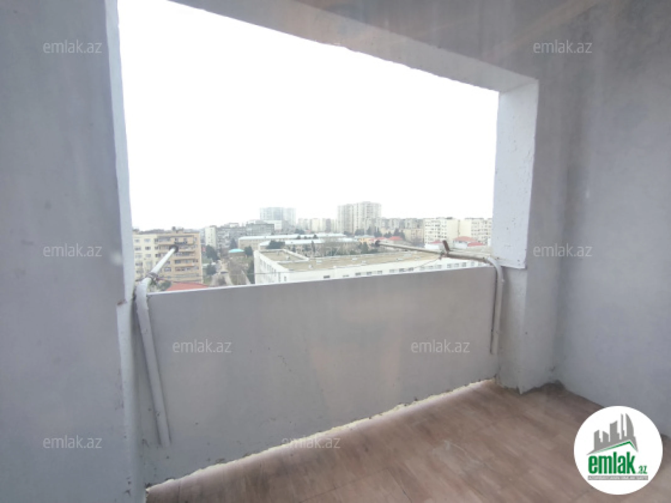 Satılır 4 otaqlı köhnə tikili 100 m²