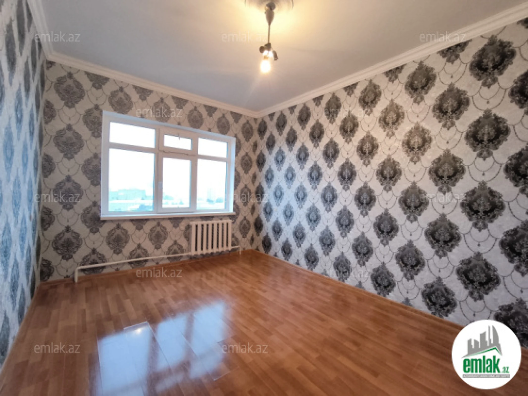 Satılır 4 otaqlı köhnə tikili 100 m²