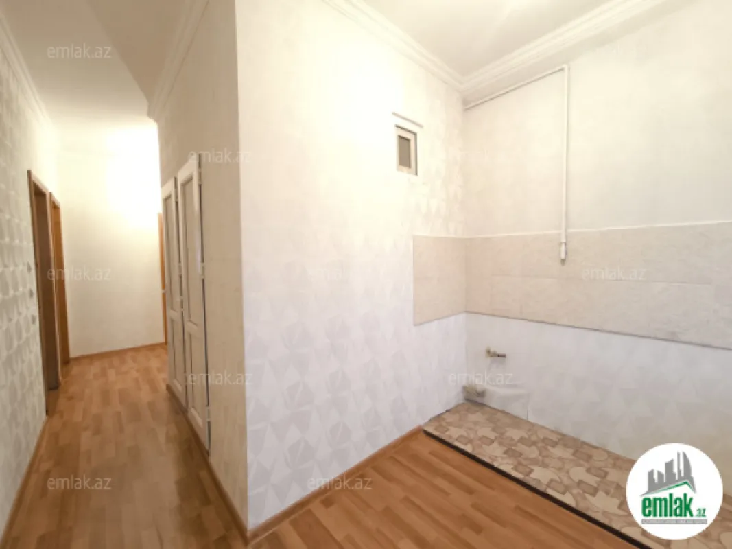 Satılır 4 otaqlı köhnə tikili 100 m²