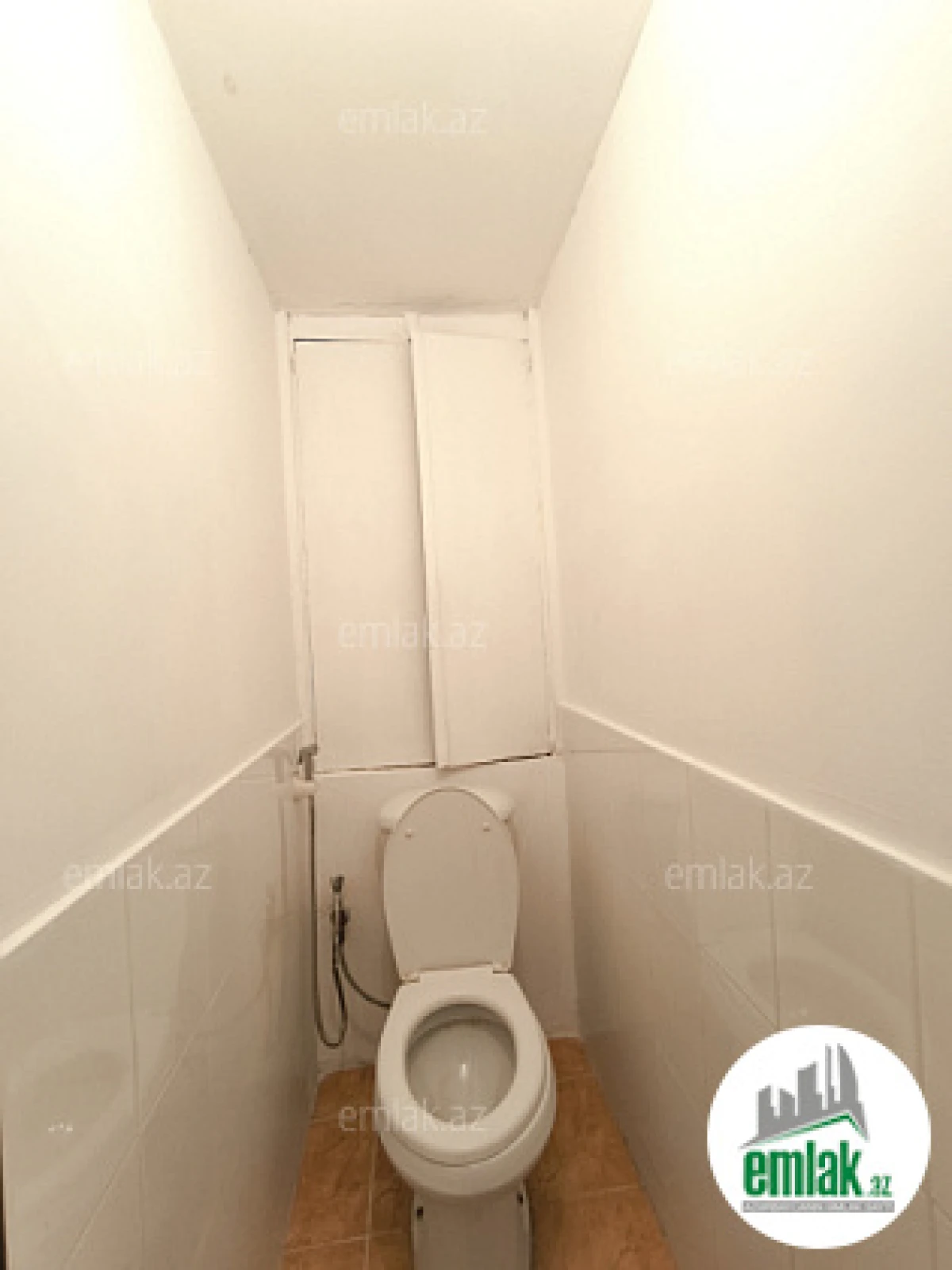 Satılır 4 otaqlı köhnə tikili 100 m²