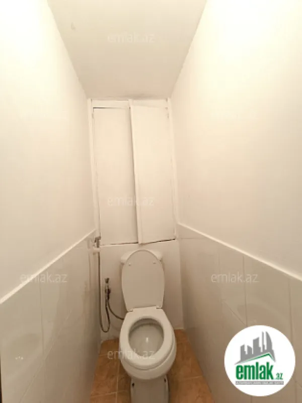 Satılır 4 otaqlı köhnə tikili 100 m²