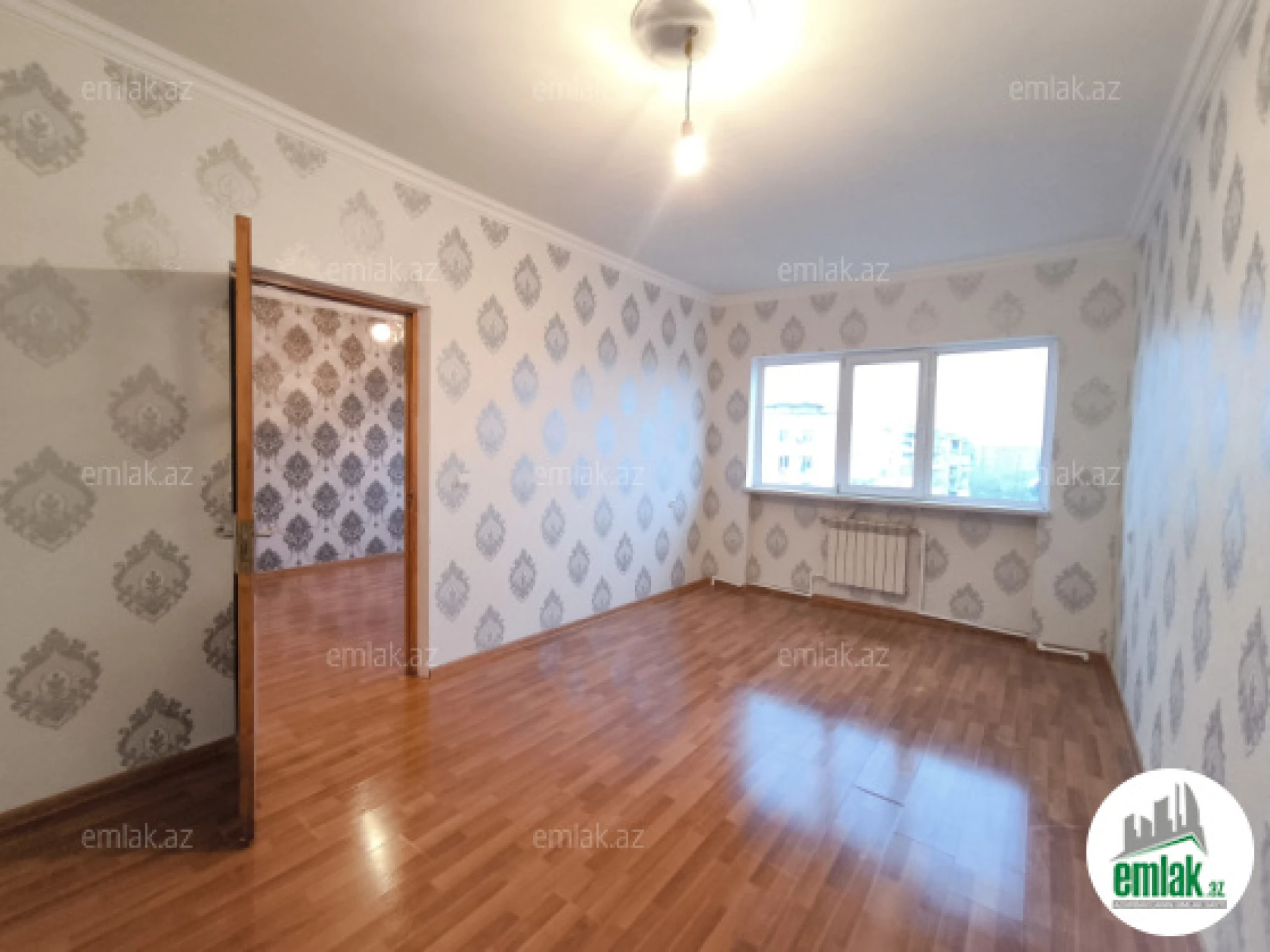 Satılır 4 otaqlı köhnə tikili 100 m²