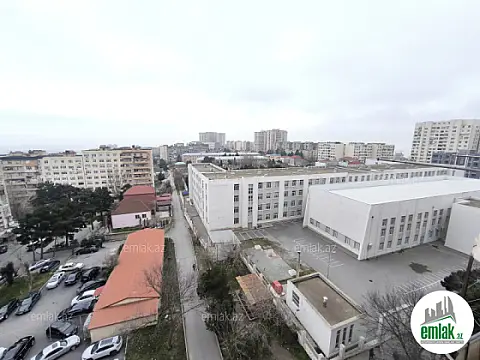 Satılır 4 otaqlı köhnə tikili 100 m²
