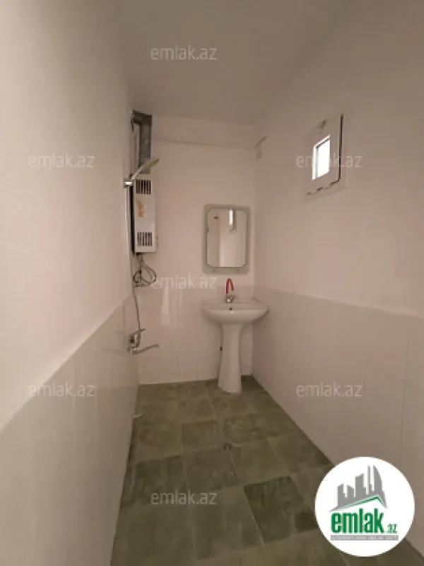 Satılır 4 otaqlı köhnə tikili 100 m²