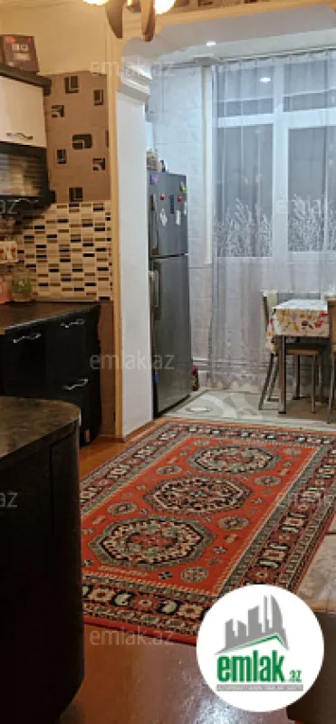 Satılır 3 otaqlı köhnə tikili 75 m²