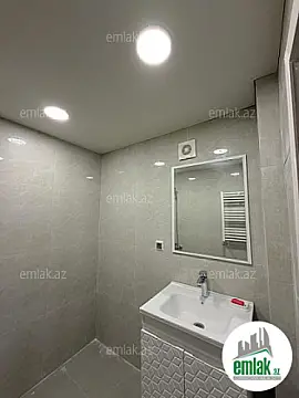 Satılır 2 otaqlı köhnə tikili 80 m²