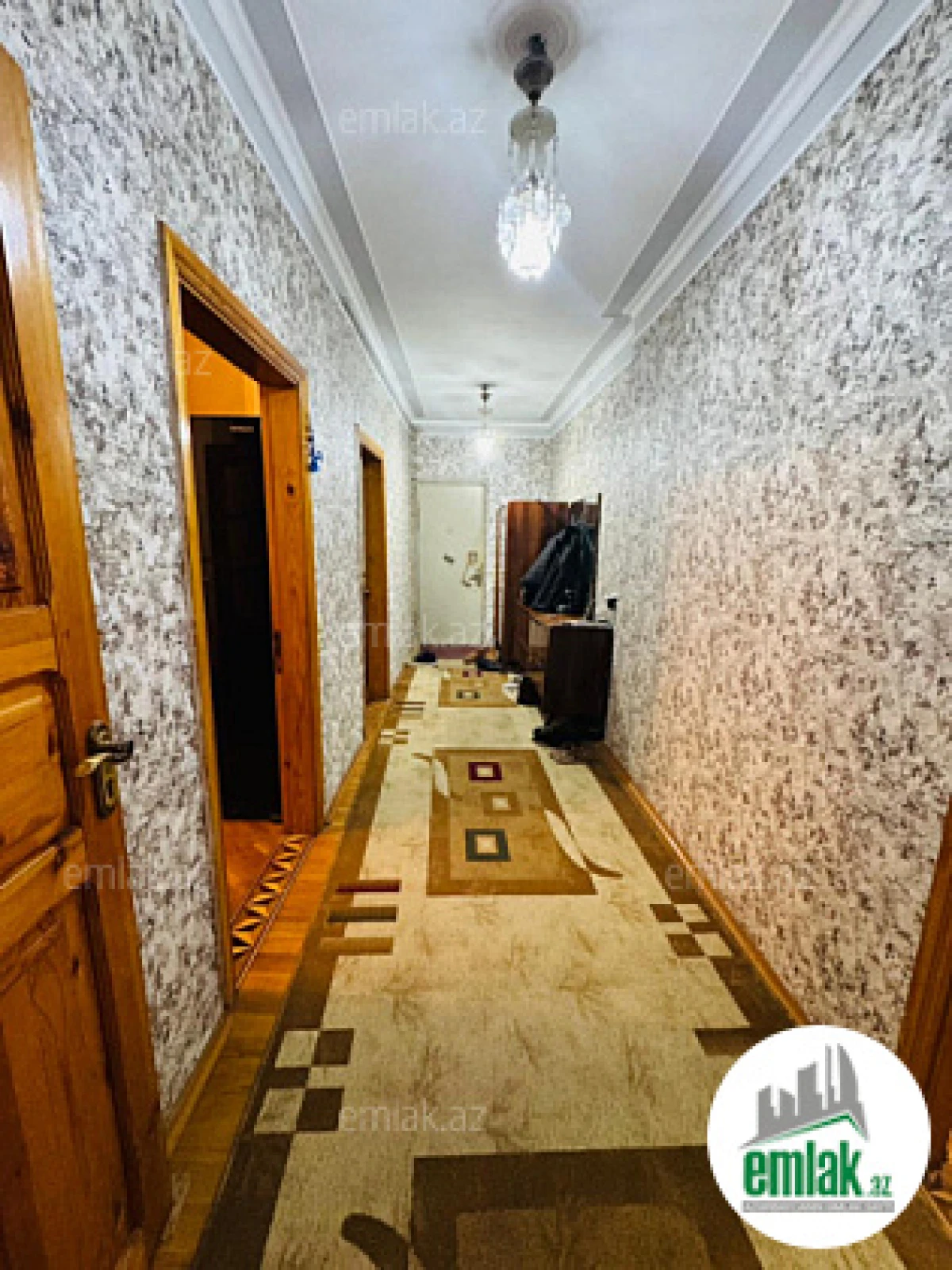 Satılır 4 otaqlı köhnə tikili 100 m²