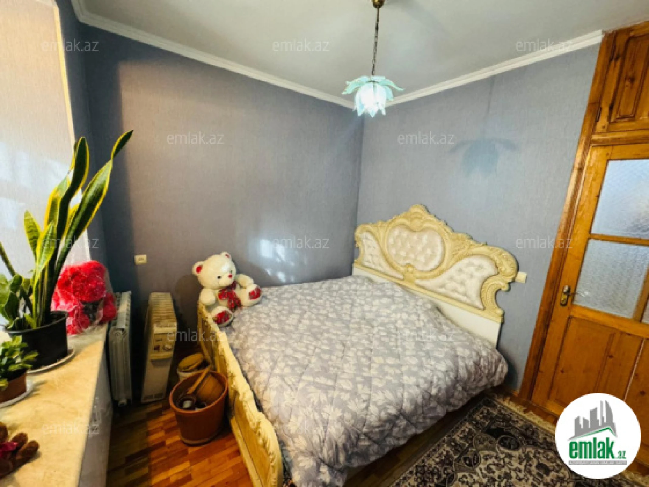 Satılır 4 otaqlı köhnə tikili 100 m²