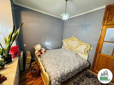 Satılır 4 otaqlı köhnə tikili 100 m²