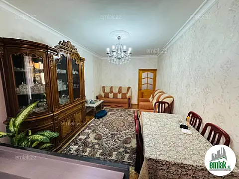 Satılır 4 otaqlı köhnə tikili 100 m²