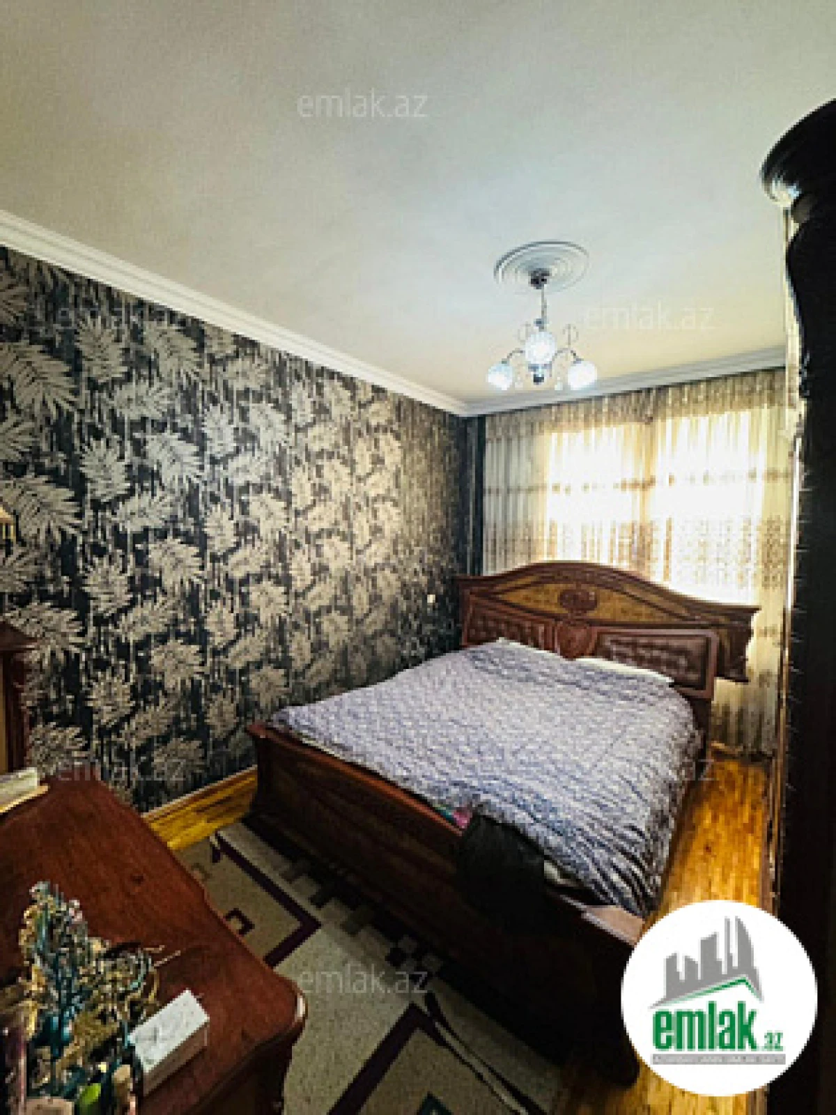 Satılır 4 otaqlı köhnə tikili 100 m²