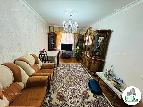 Satılır 4 otaqlı köhnə tikili 100 m²