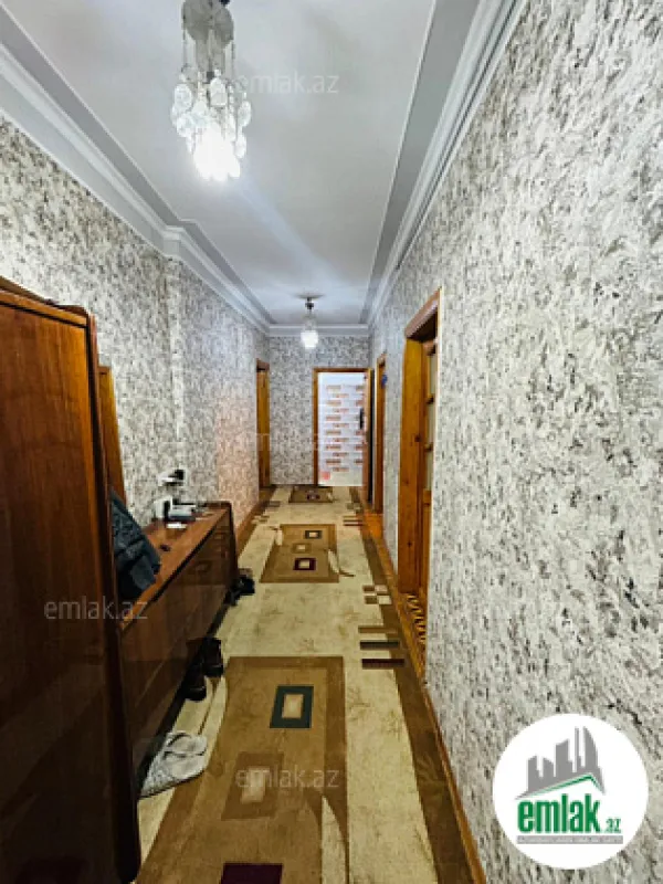 Satılır 4 otaqlı köhnə tikili 100 m²