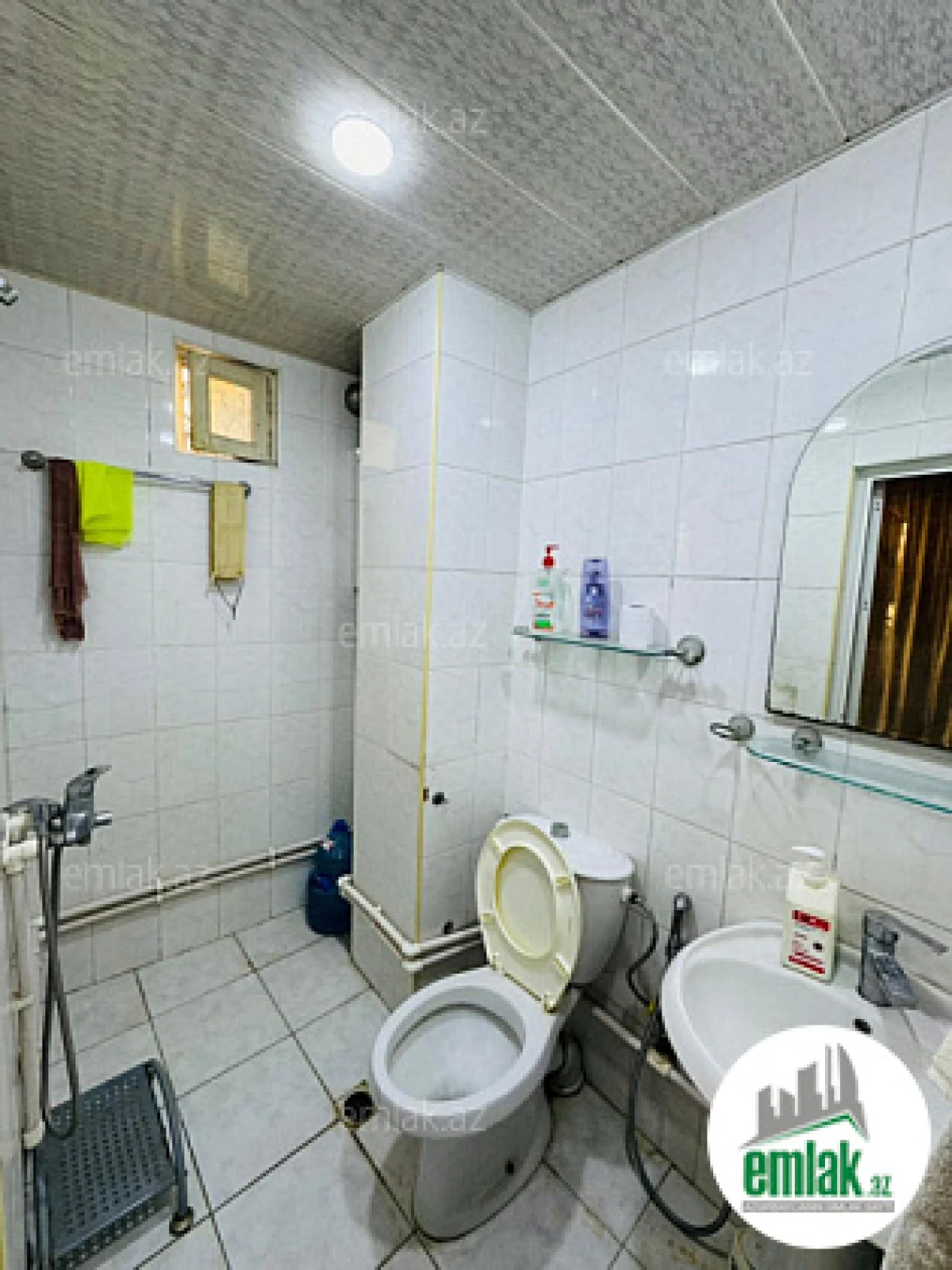 Satılır 4 otaqlı köhnə tikili 100 m²