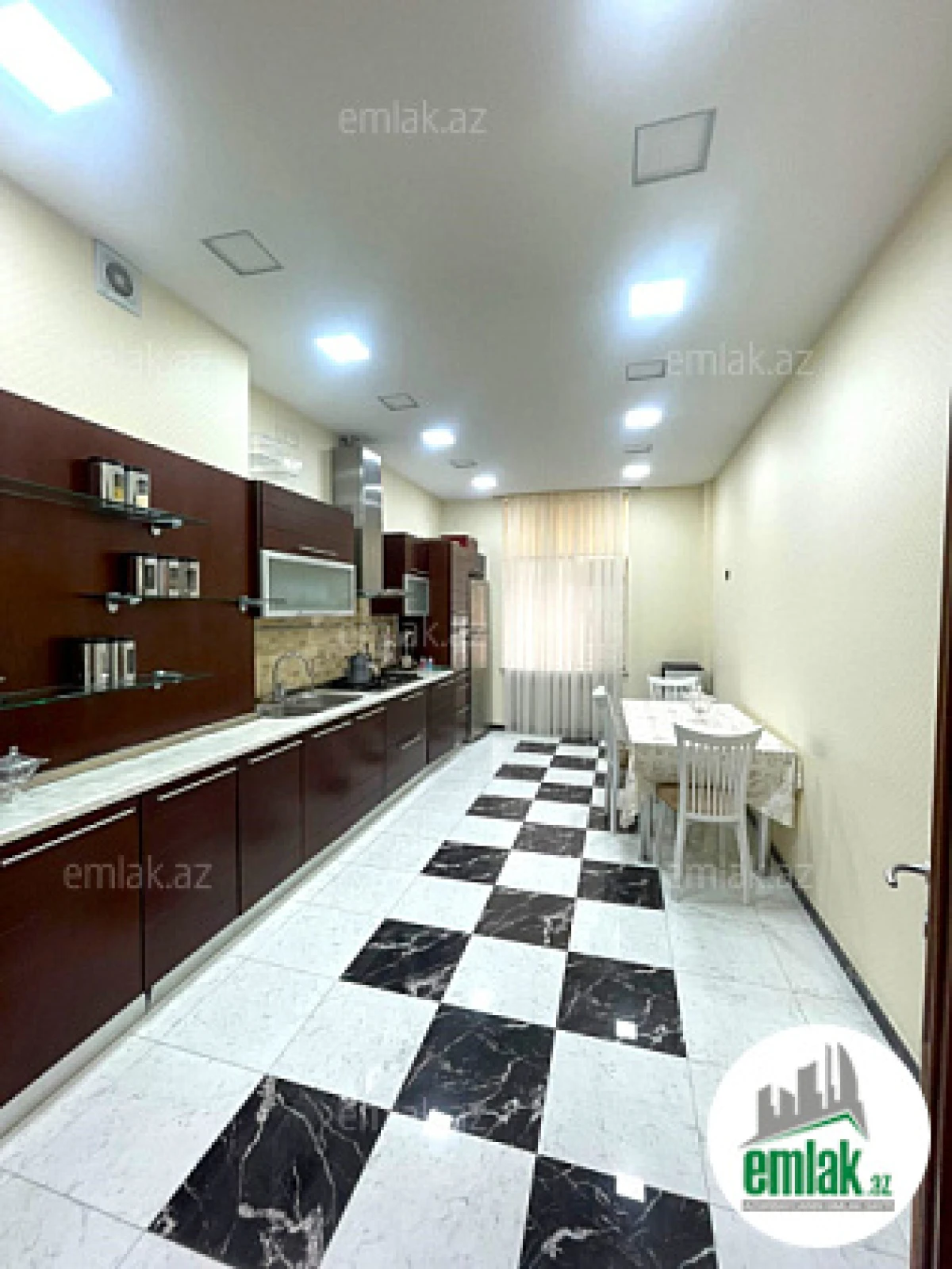 Satılır 3 otaqlı yeni tikili 165 m²