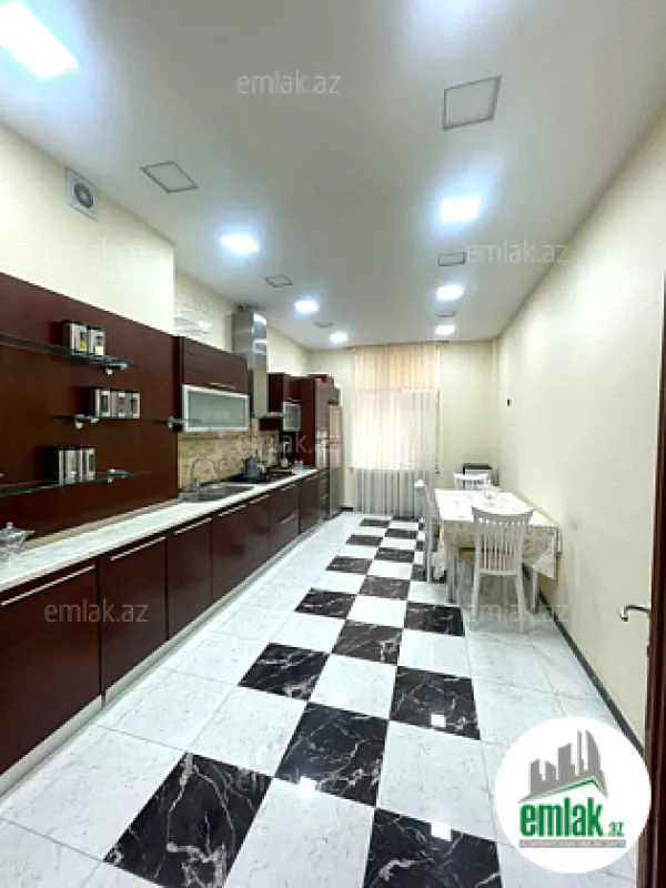Satılır 3 otaqlı yeni tikili 165 m²