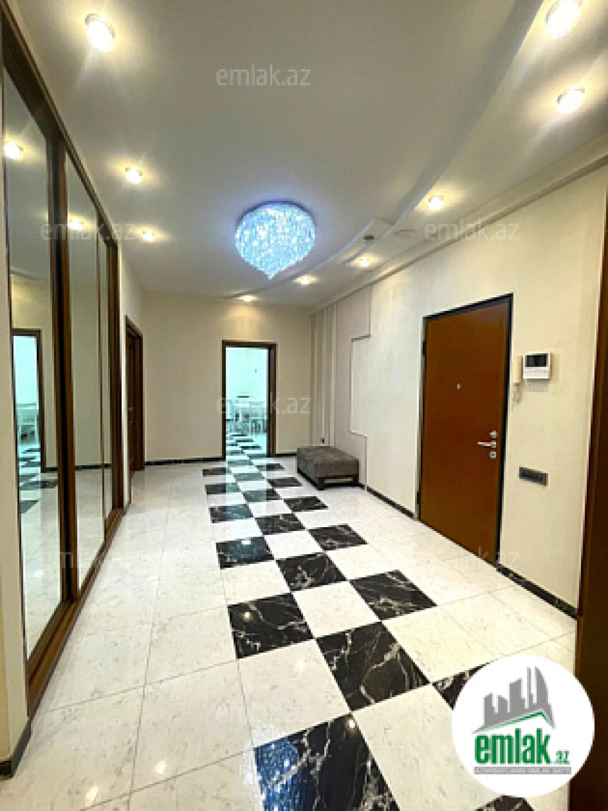Satılır 3 otaqlı yeni tikili 165 m²