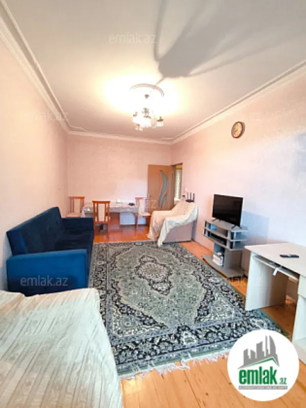 Satılır 2 otaqlı köhnə tikili 60 m²