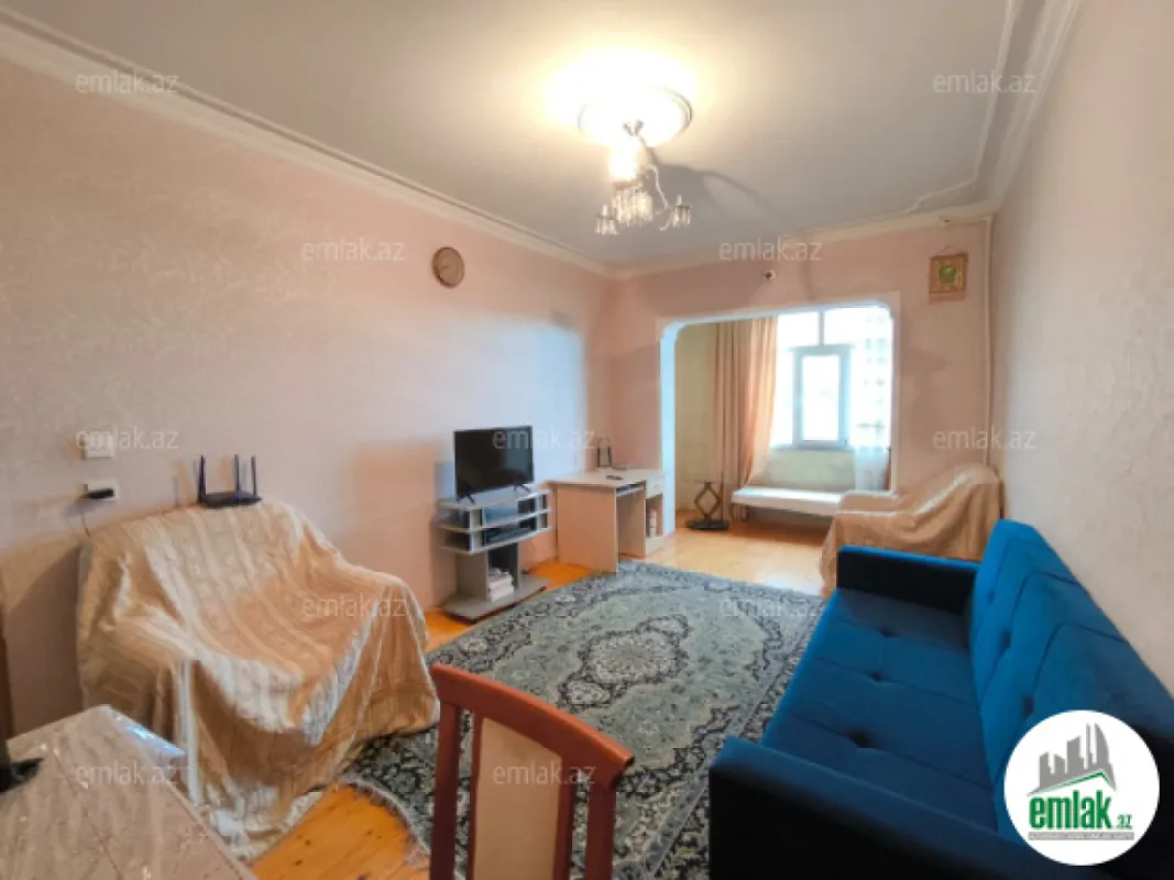 Satılır 2 otaqlı köhnə tikili 60 m²