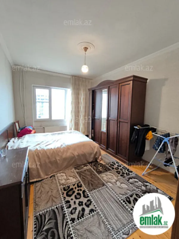 Satılır 2 otaqlı köhnə tikili 60 m²