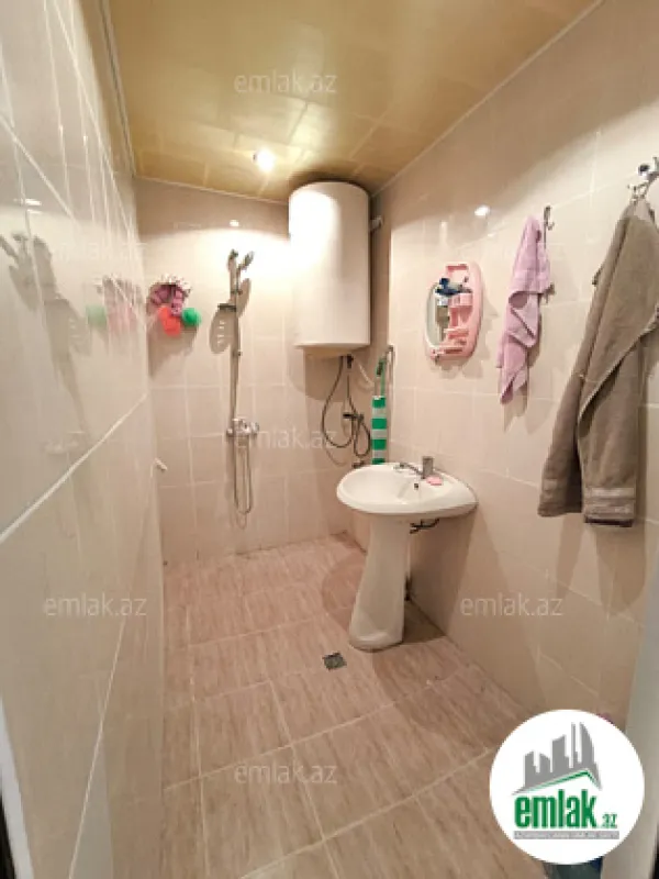 Satılır 2 otaqlı köhnə tikili 60 m²