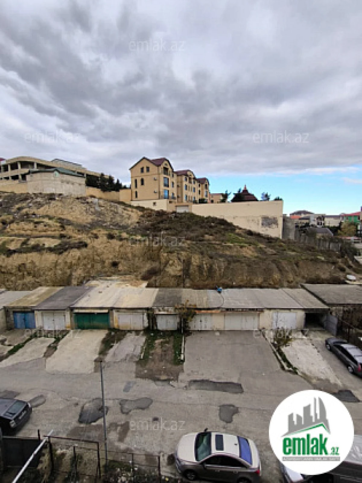 Satılır 2 otaqlı köhnə tikili 60 m²