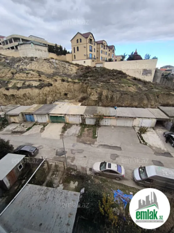 Satılır 2 otaqlı köhnə tikili 60 m²