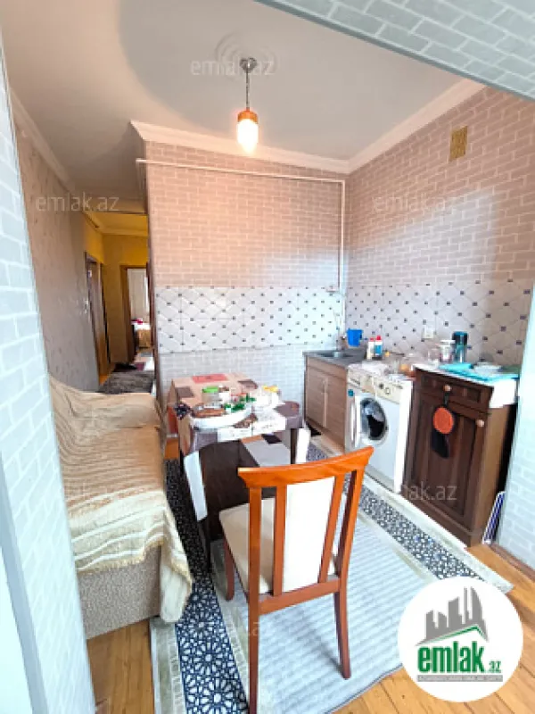 Satılır 2 otaqlı köhnə tikili 60 m²
