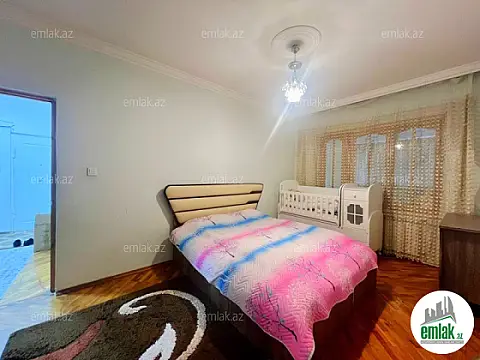Satılır 3 otaqlı köhnə tikili 90 m²