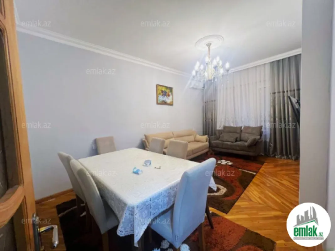 Satılır 3 otaqlı köhnə tikili 90 m²