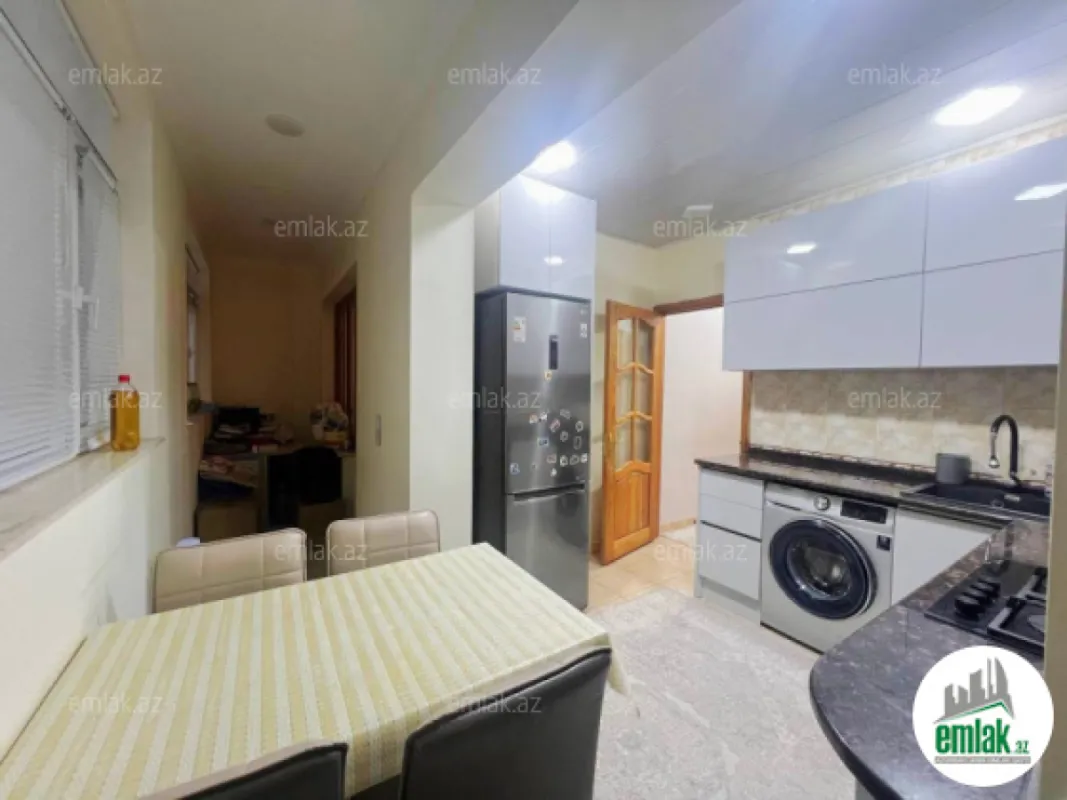 Satılır 3 otaqlı köhnə tikili 90 m²