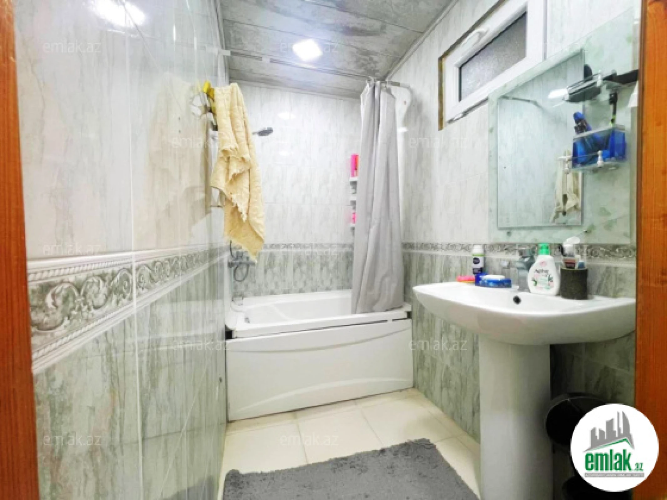 Satılır 3 otaqlı köhnə tikili 90 m²