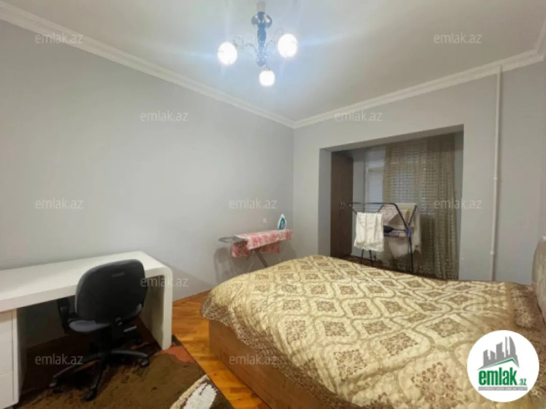 Satılır 3 otaqlı köhnə tikili 90 m²