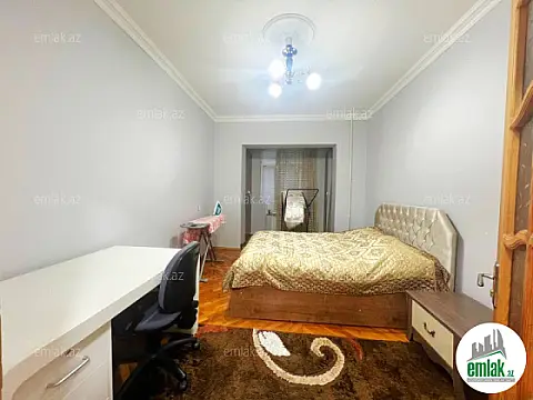 Satılır 3 otaqlı köhnə tikili 90 m²