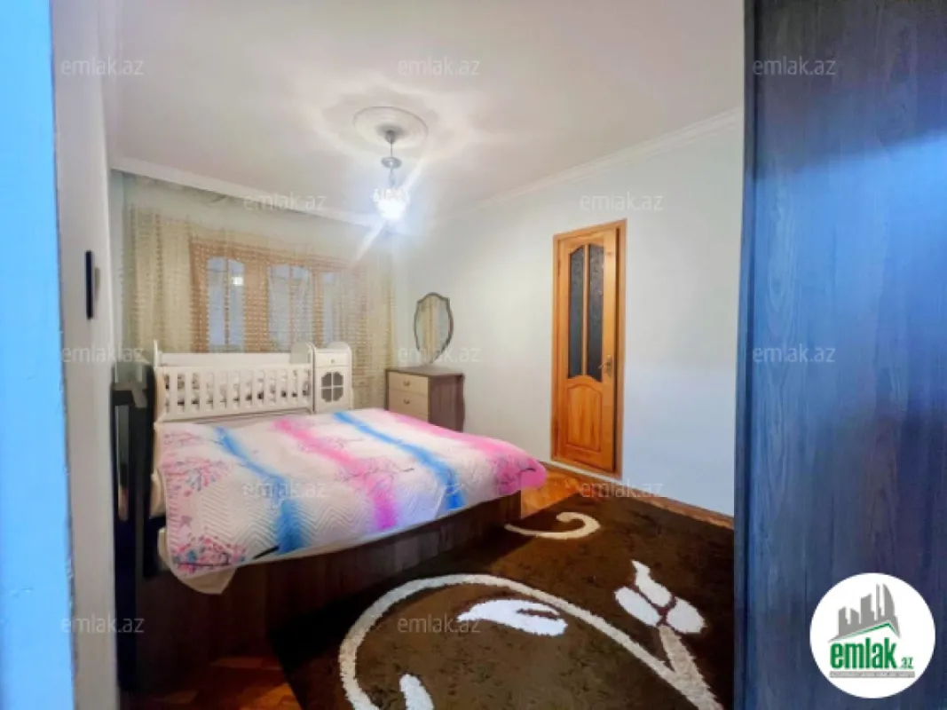 Satılır 3 otaqlı köhnə tikili 90 m²