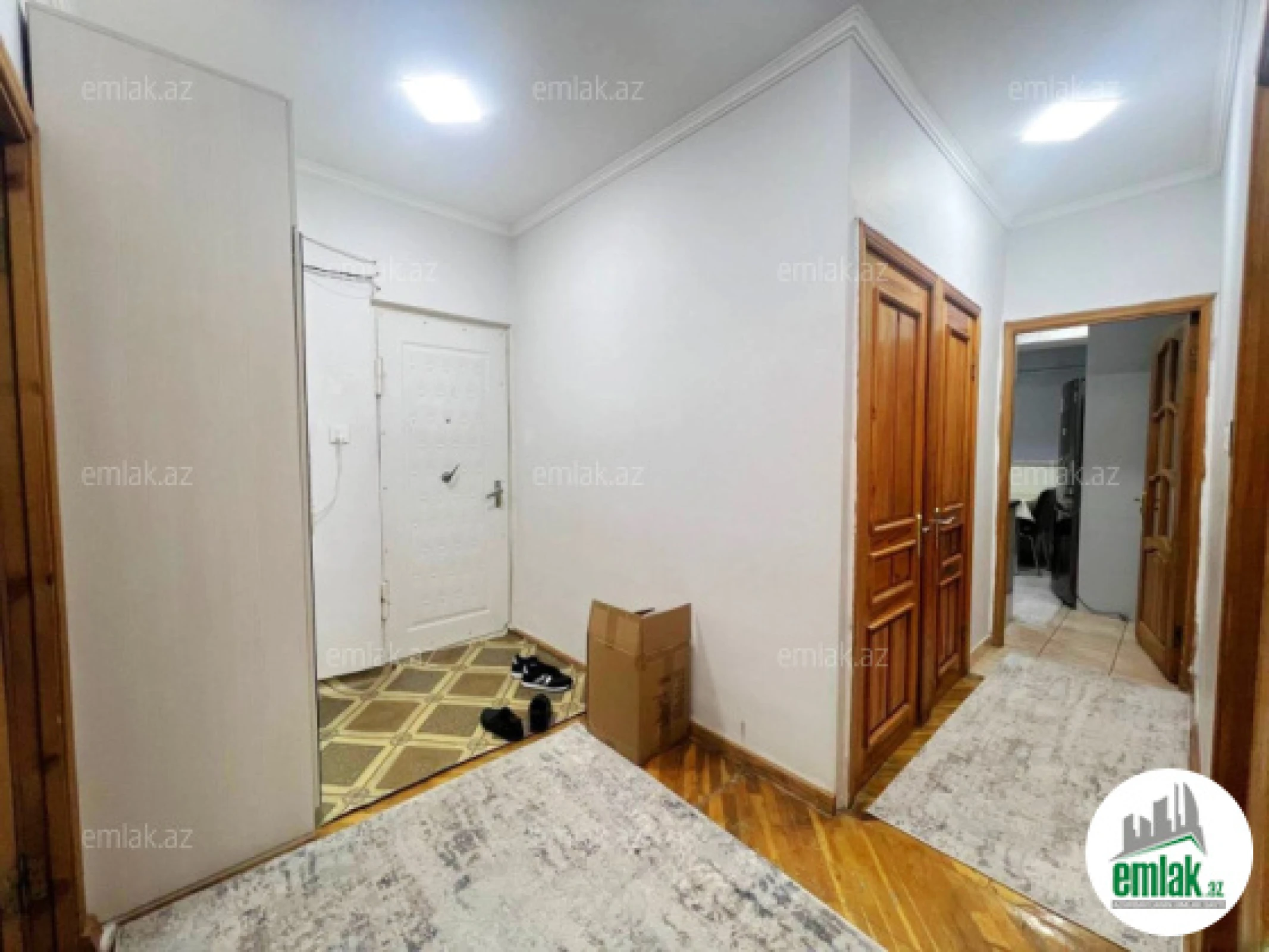 Satılır 3 otaqlı köhnə tikili 90 m²