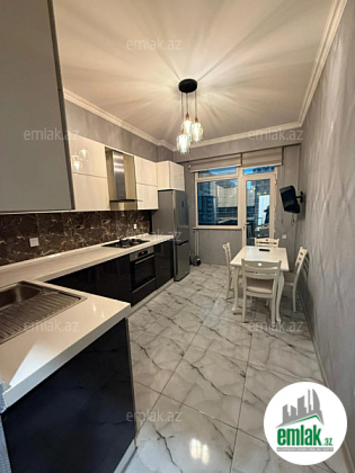 Satılır 3 otaqlı yeni tikili 120 m²