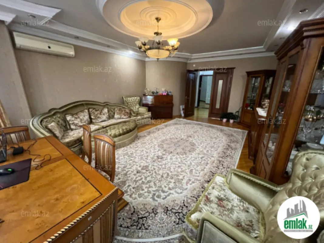 Satılır 4 otaqlı yeni tikili 185 m²