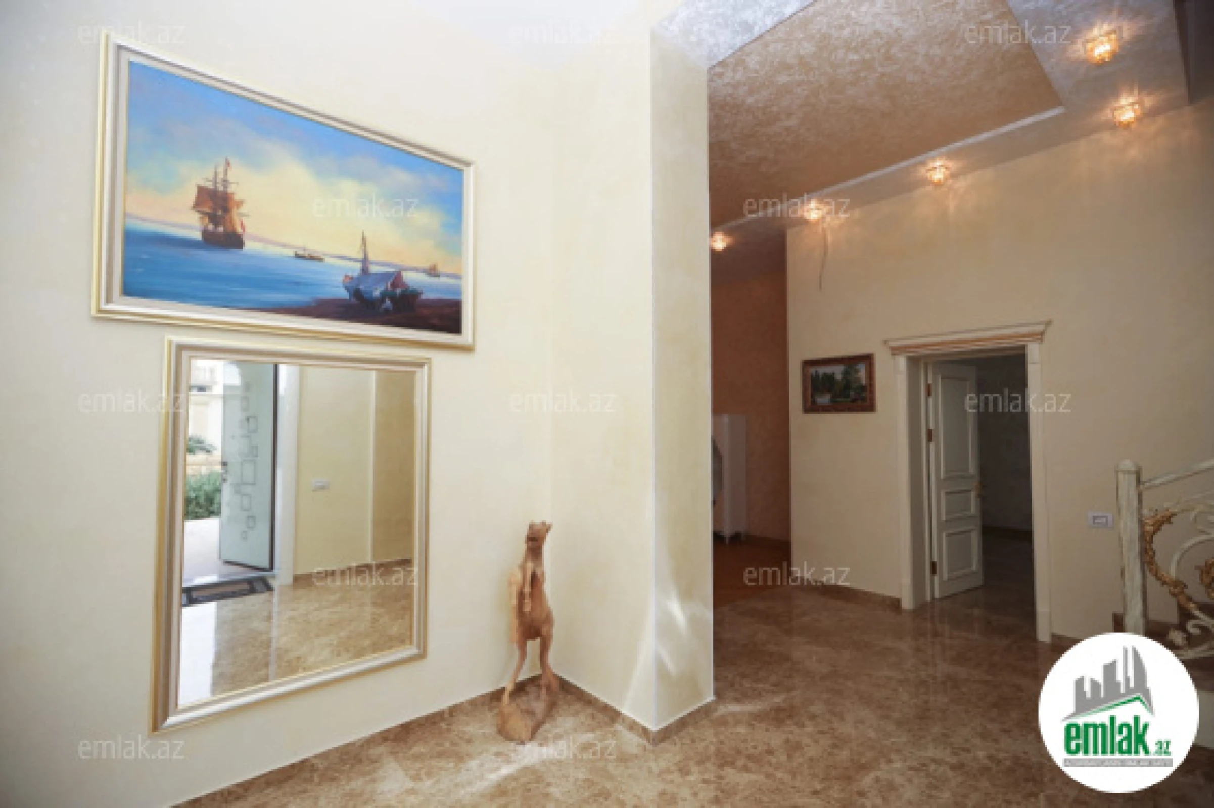 Satılır 6 otaqlı həyət evi 400 m²