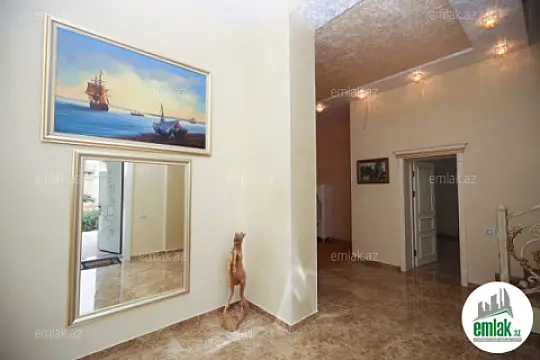 Satılır 6 otaqlı həyət evi 400 m²