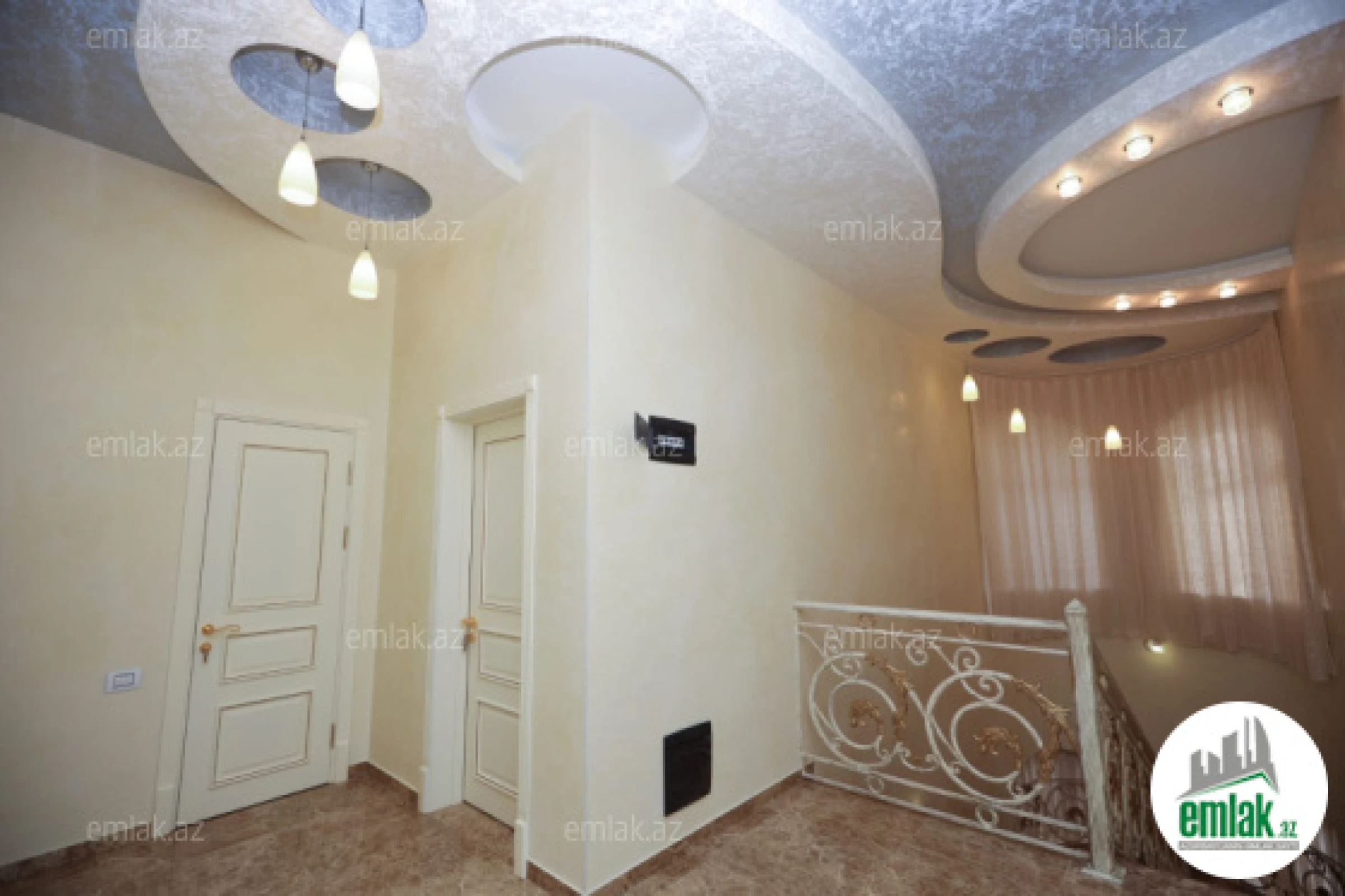 Satılır 6 otaqlı həyət evi 400 m²