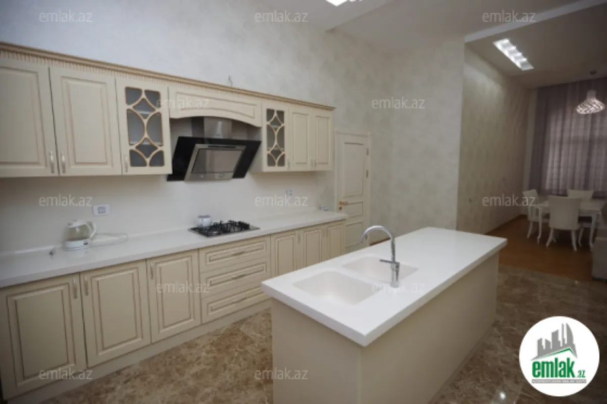 Satılır 6 otaqlı həyət evi 400 m²