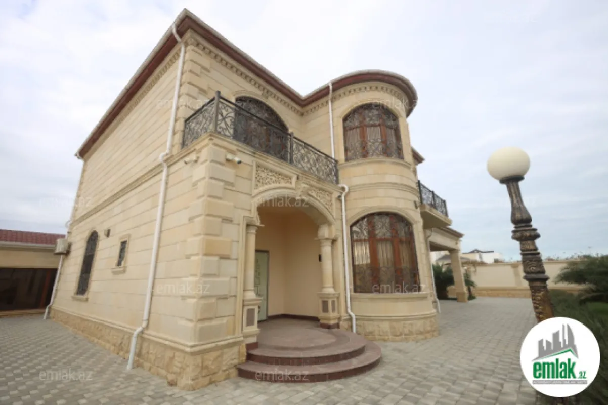 Satılır 6 otaqlı həyət evi 400 m²