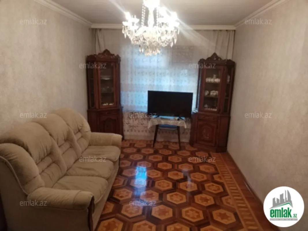 Satılır 2 otaqlı köhnə tikili 70 m²