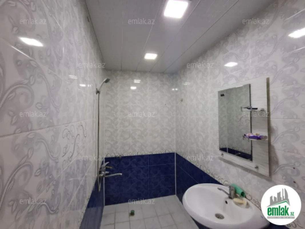 Satılır 2 otaqlı köhnə tikili 70 m²