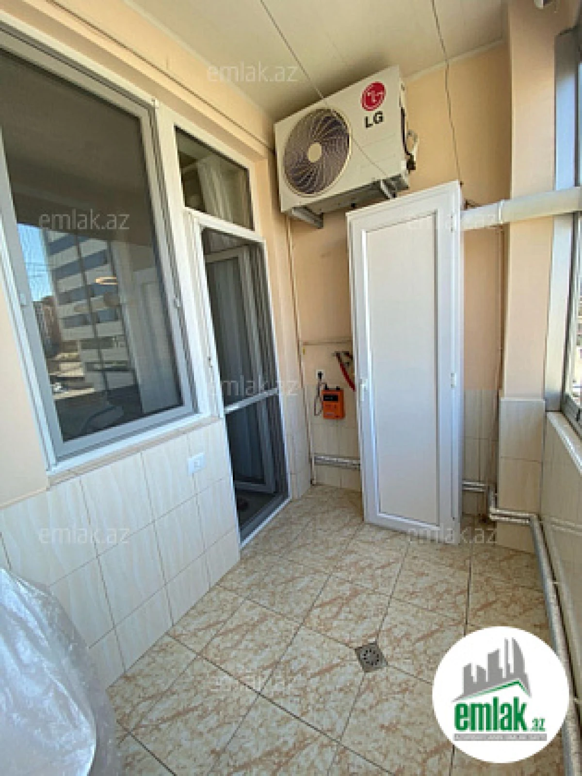 Satılır 2 otaqlı yeni tikili 64 m²