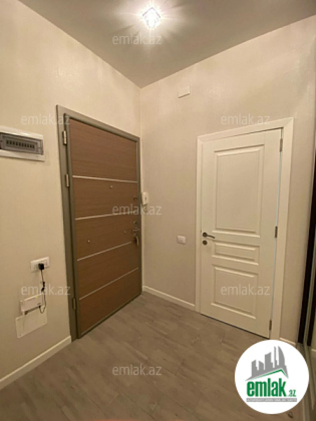 Satılır 2 otaqlı yeni tikili 64 m²