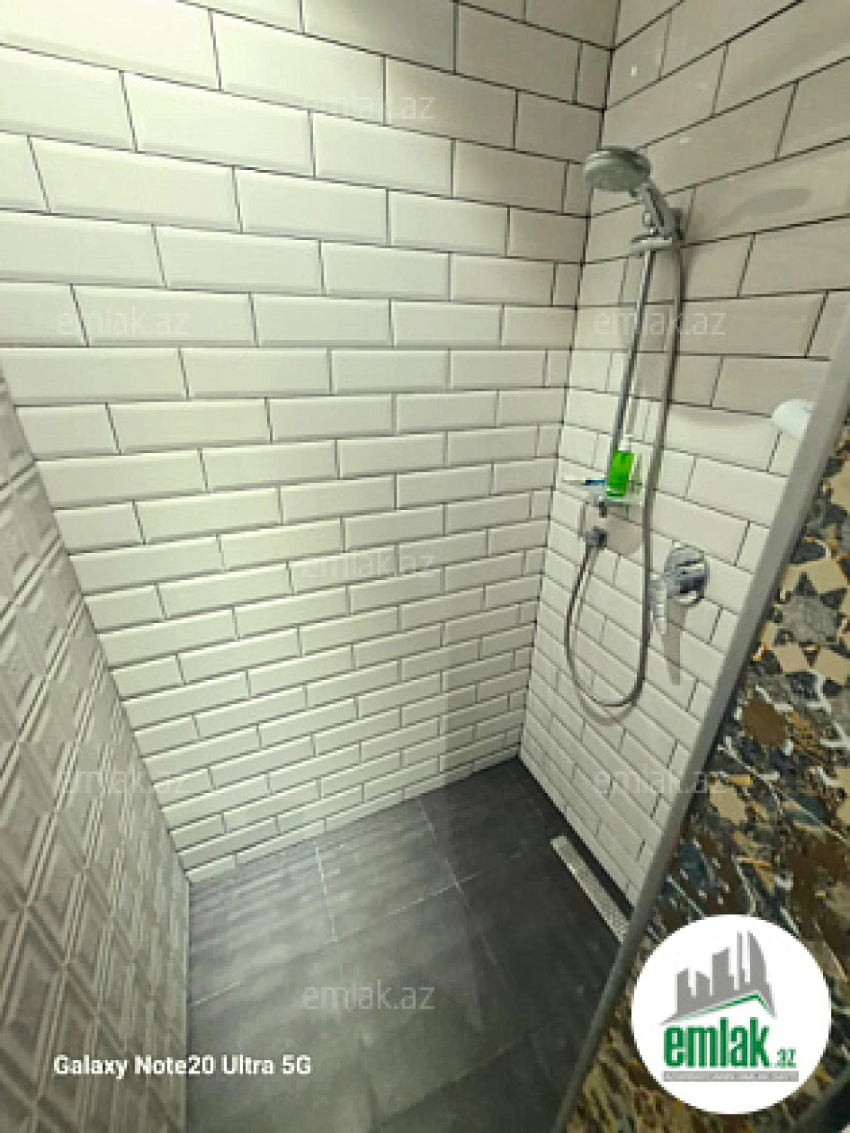 Satılır 4 otaqlı yeni tikili 135 m²