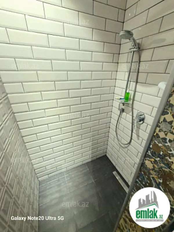 Satılır 4 otaqlı yeni tikili 135 m²