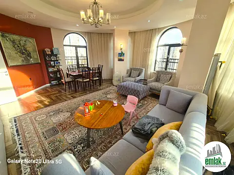 Satılır 4 otaqlı yeni tikili 135 m²